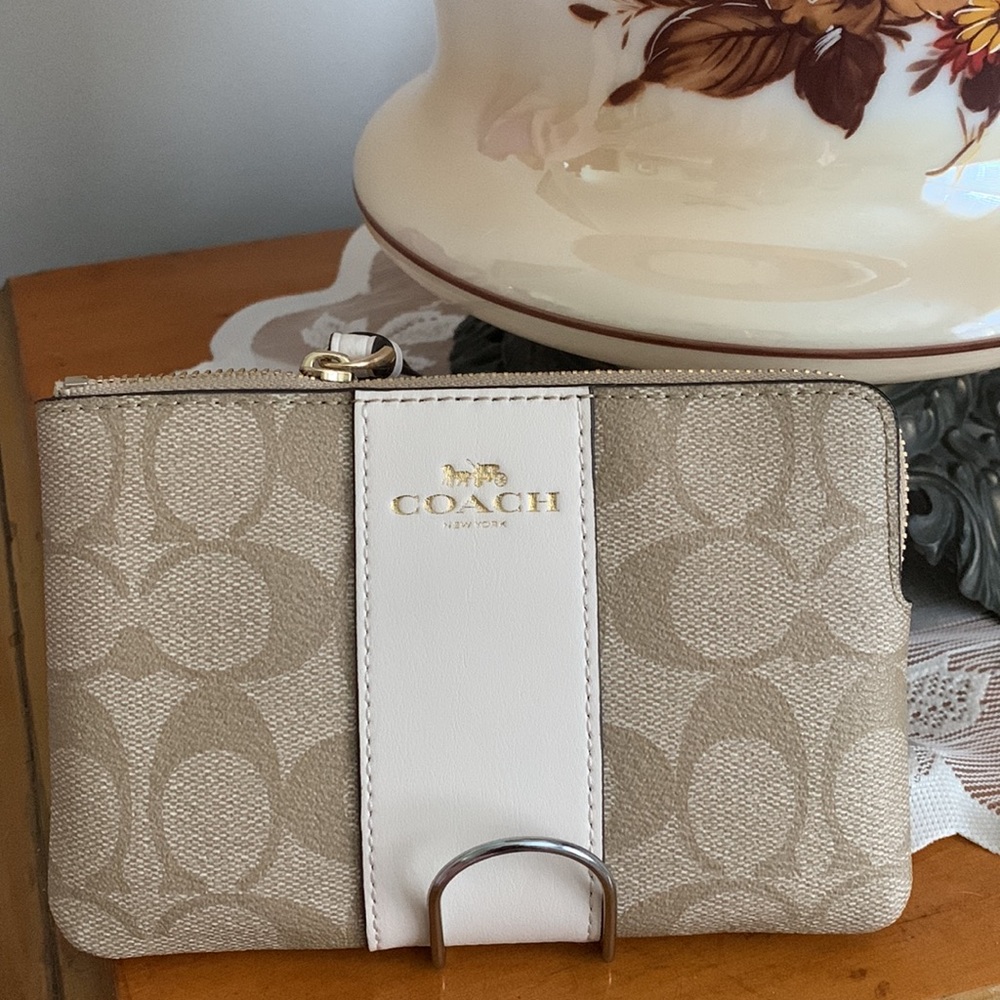 New Coach Wristlet